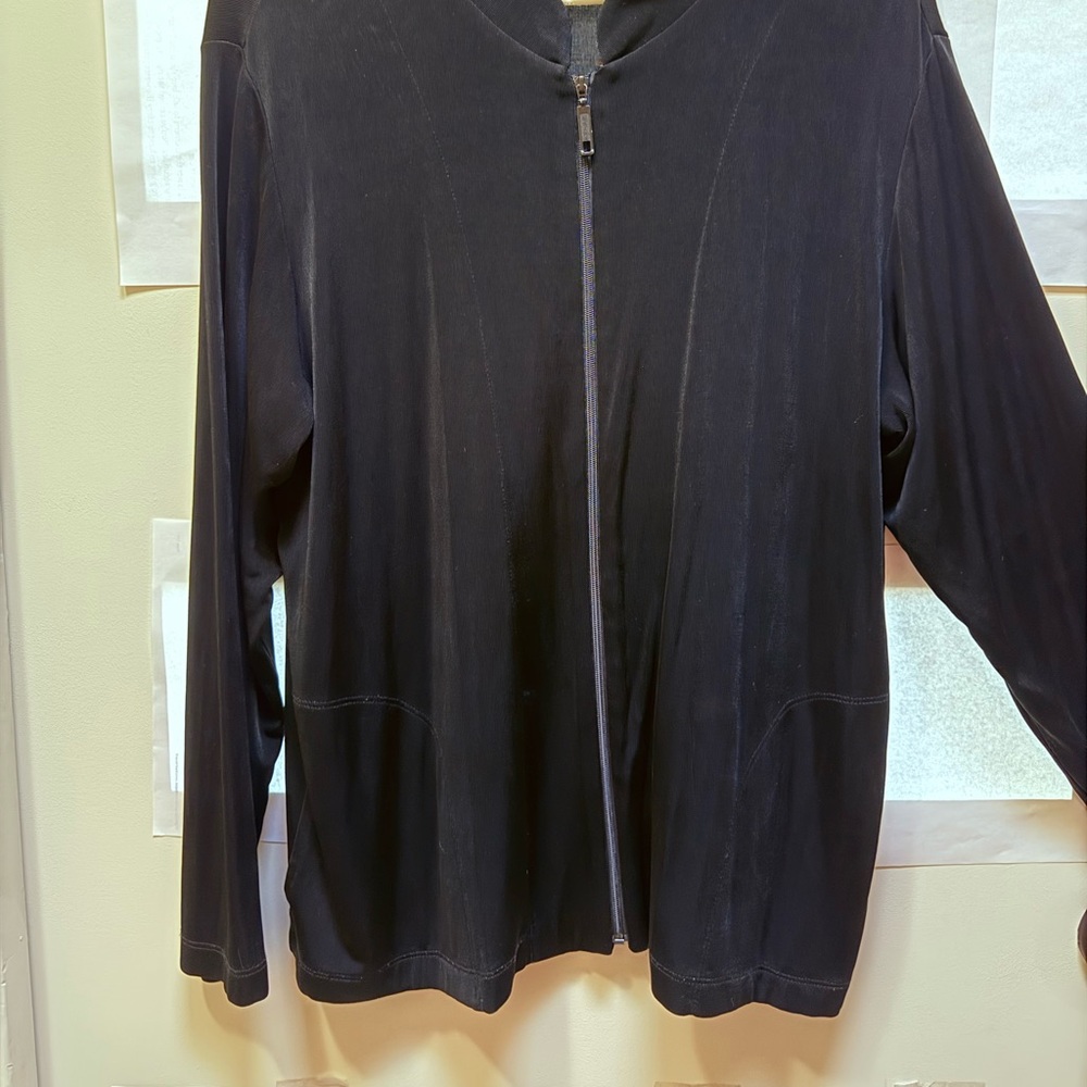 Black Jacket with Dotted Collar and zip closure. Chicos Traveler’s Size 2 (M-L)
